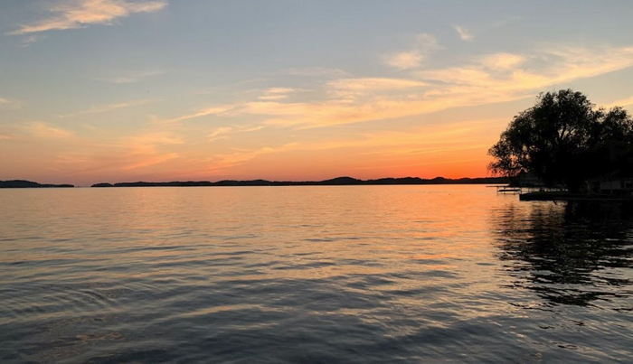 Portage Lake Motel (Wissners Motel, Sprengers Lakeview Motel) - Web Listing (newer photo)